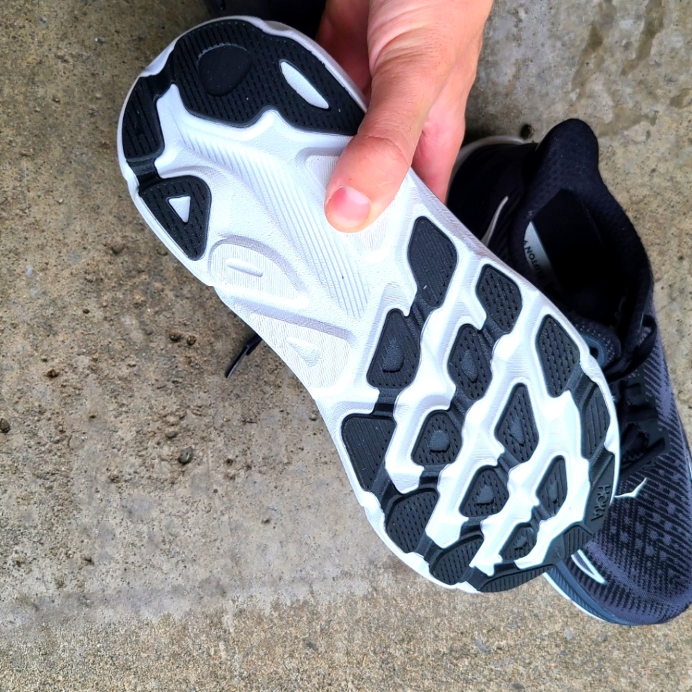 WMS Hoka Clifton 9 size 8.5 wide